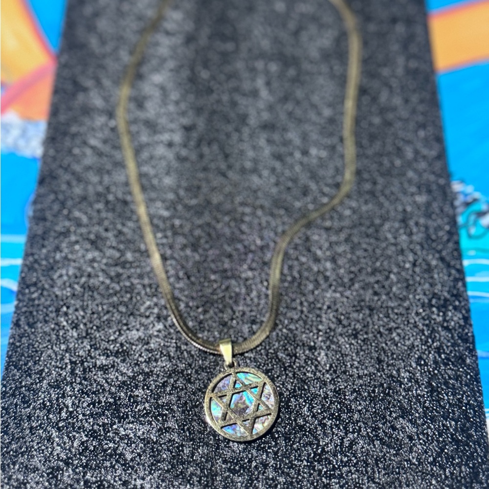 Star of David Elegant Gold plated Necklace with Iridescent Pendant - Picture 2 of 3